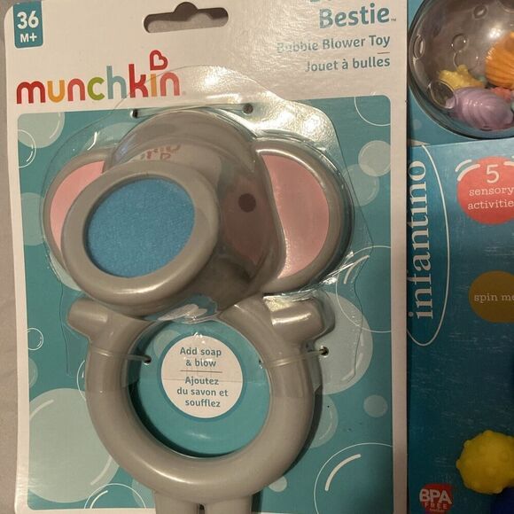 Muchkin Bubble Besties Fun Bundle Bubble Maker, Floating Tub Balls, Tub Rattle - Picture 2 of 7
